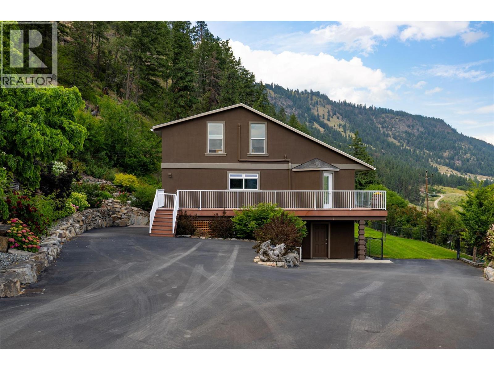 16904 Gatzke Road, Lake Country