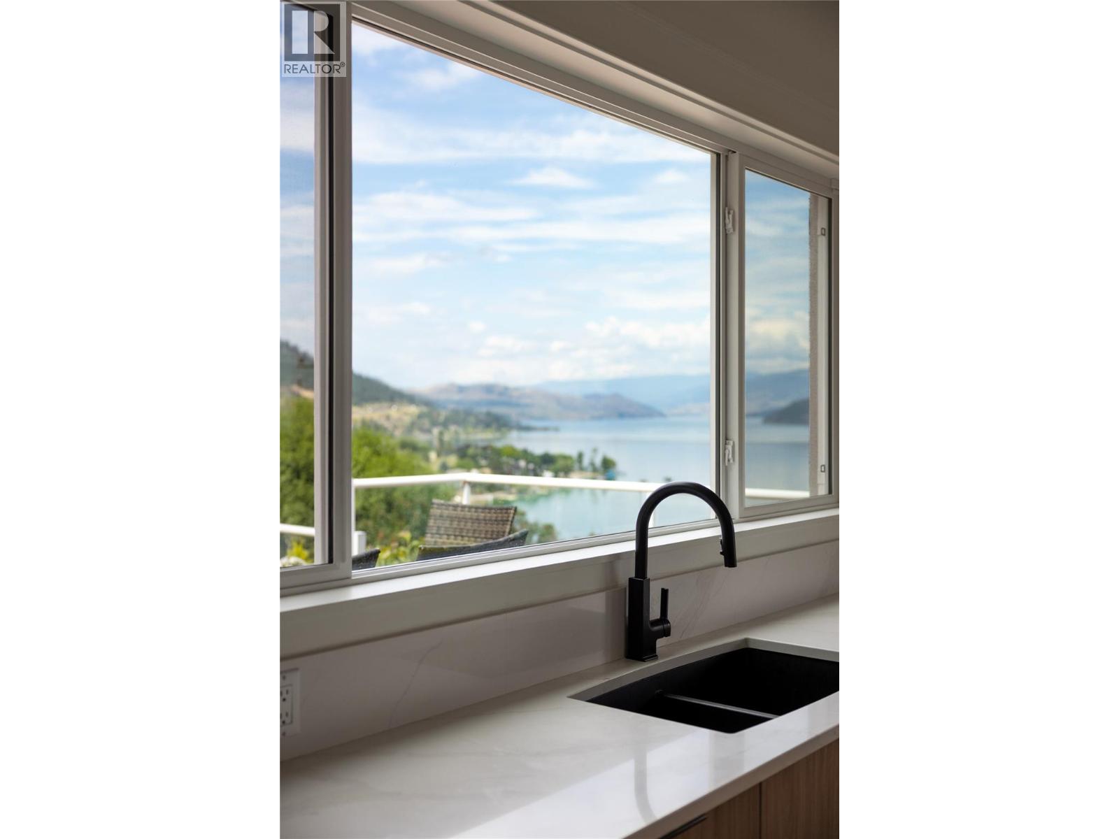 16904 Gatzke Road, Lake Country