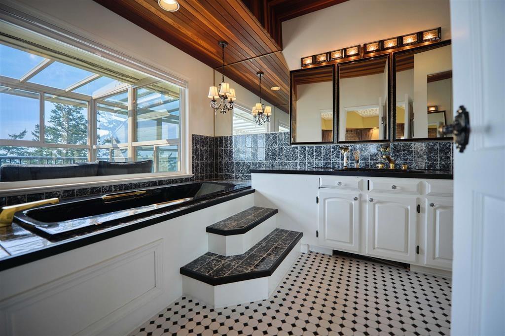 13026 13 AVENUE, Surrey