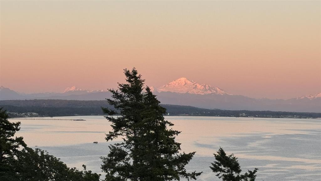 13026 13 AVENUE, Surrey