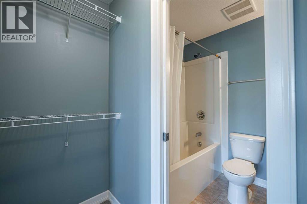 Single Family House for Sale in   Copperpond Common SE Copperfield Calgary 