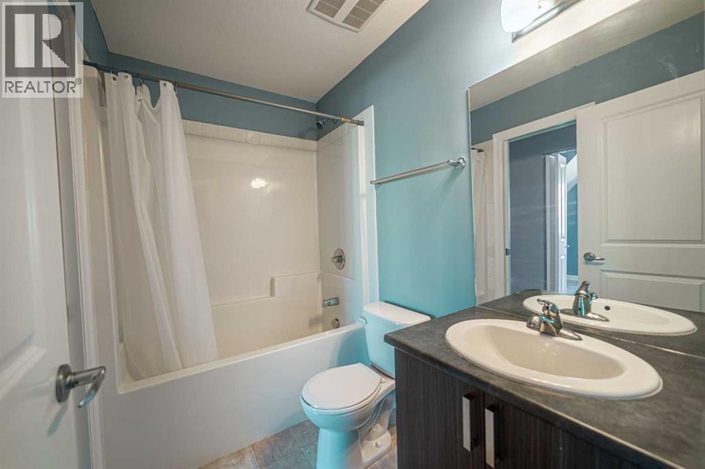 Single Family House for Sale in   Copperpond Common SE Copperfield Calgary 