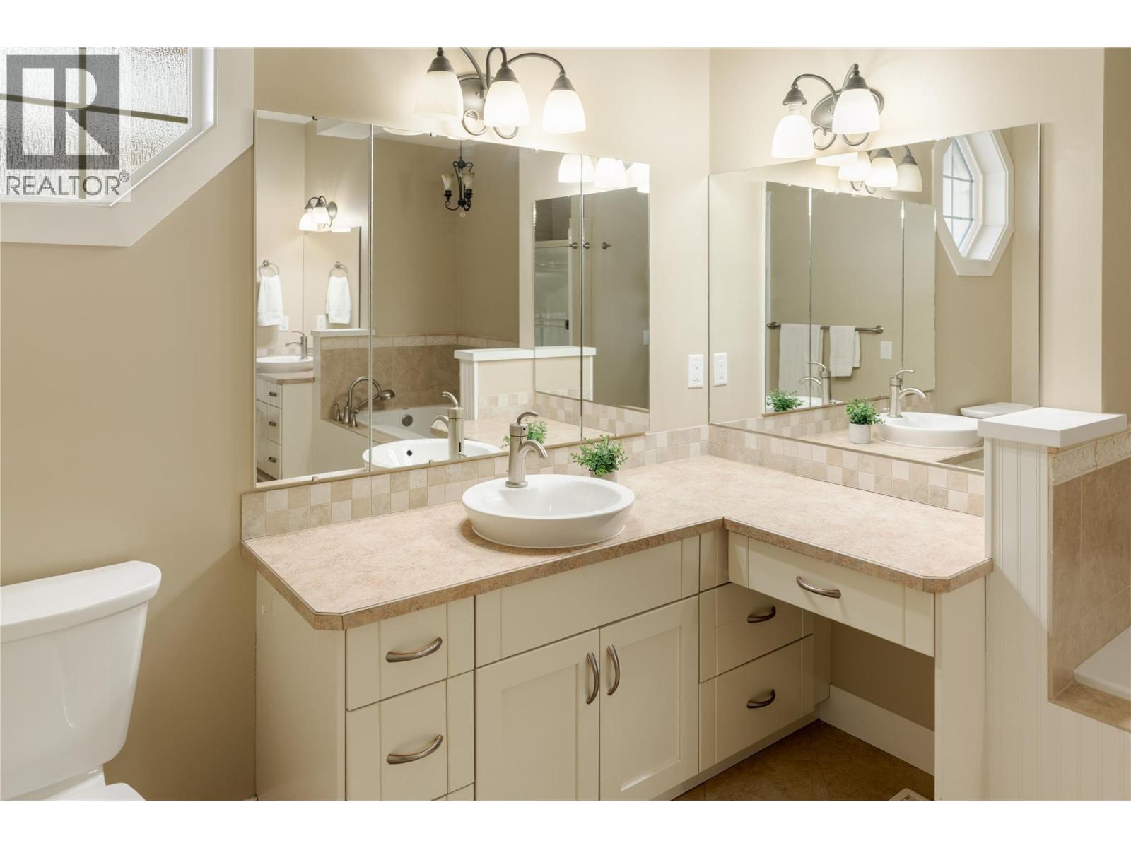 451 Cadder Avenue, Kelowna