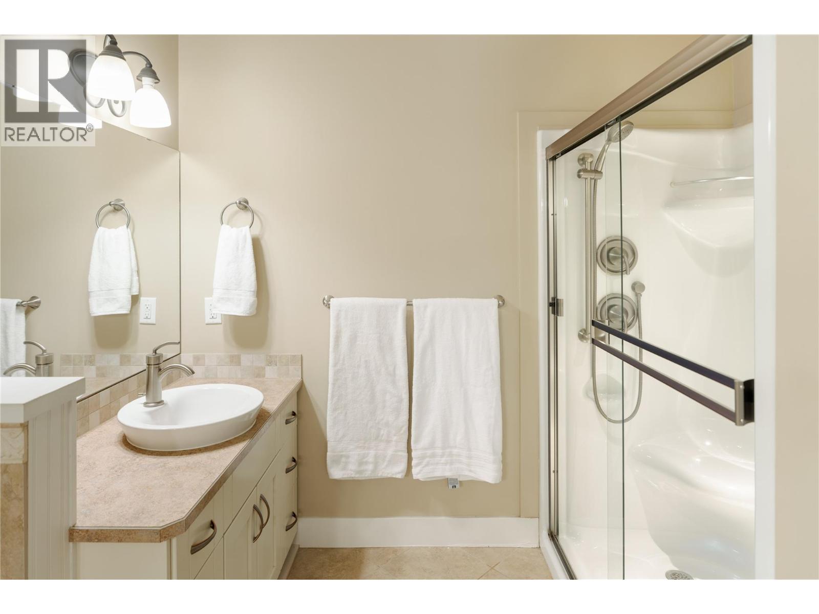 451 Cadder Avenue, Kelowna