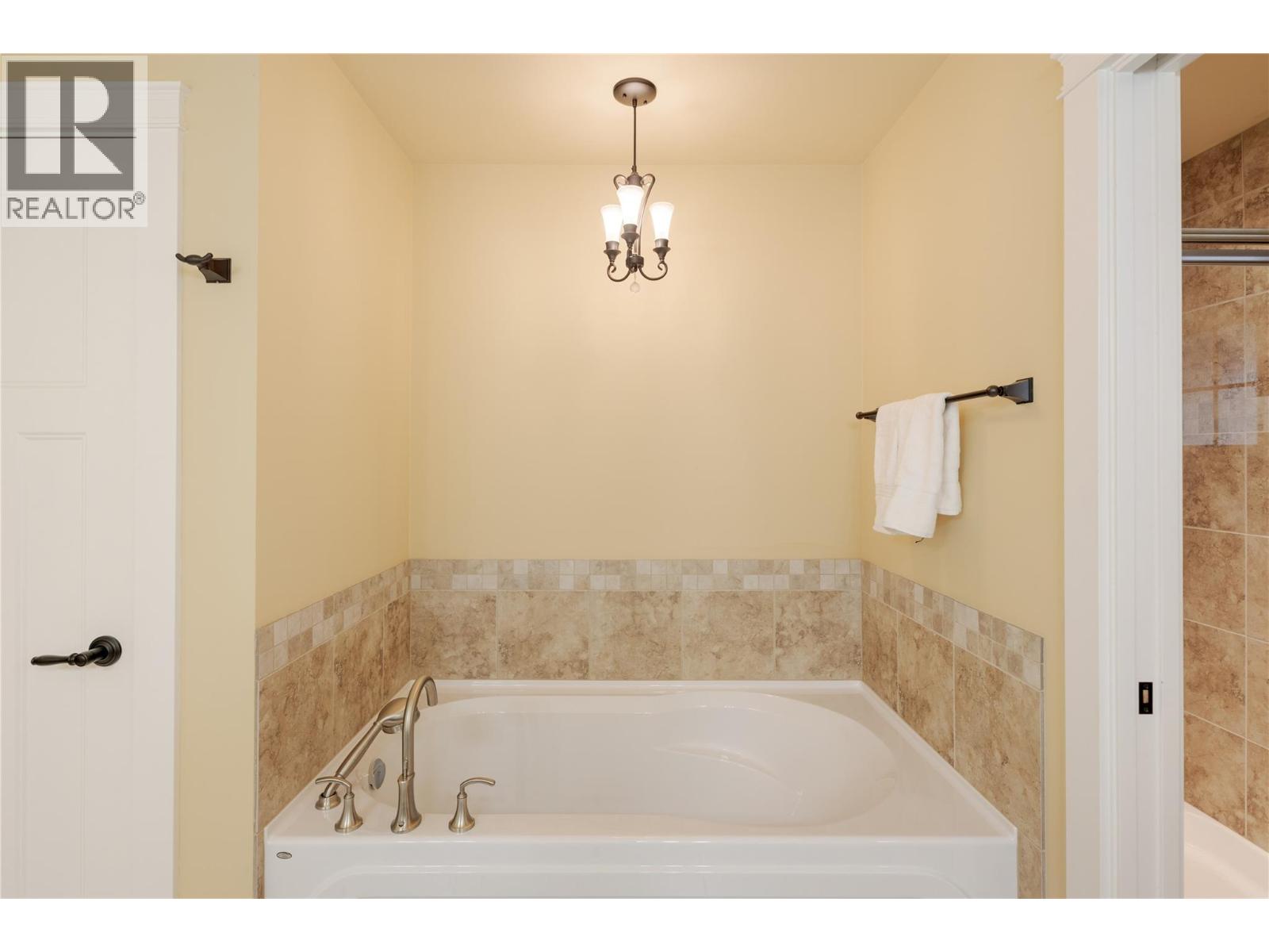 451 Cadder Avenue, Kelowna