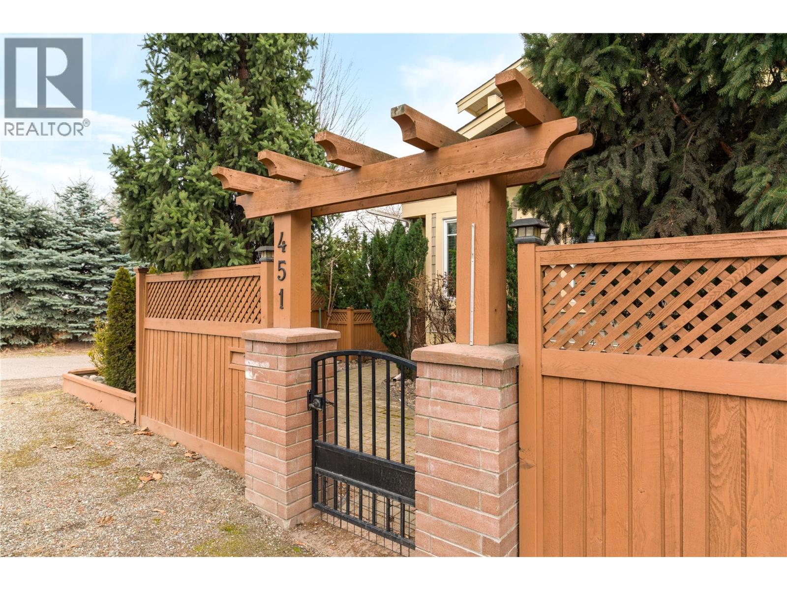 451 Cadder Avenue, Kelowna