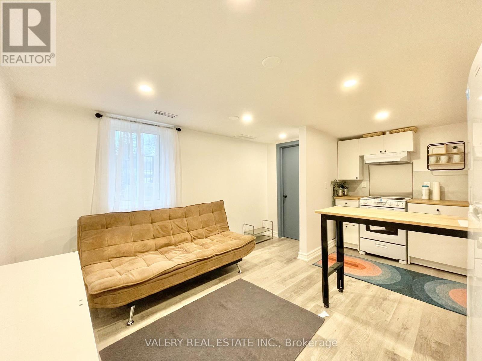 2 - 52 GLENRIDGE ROAD