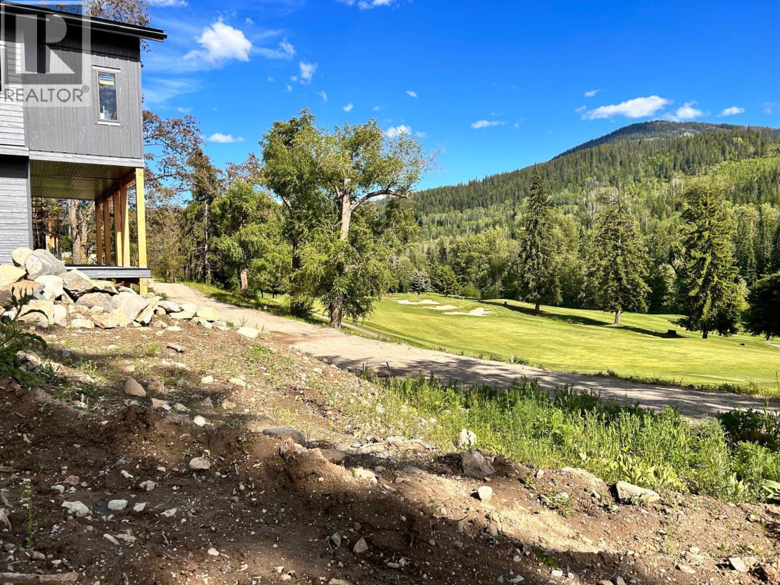 445 COPPER Road, Rossland