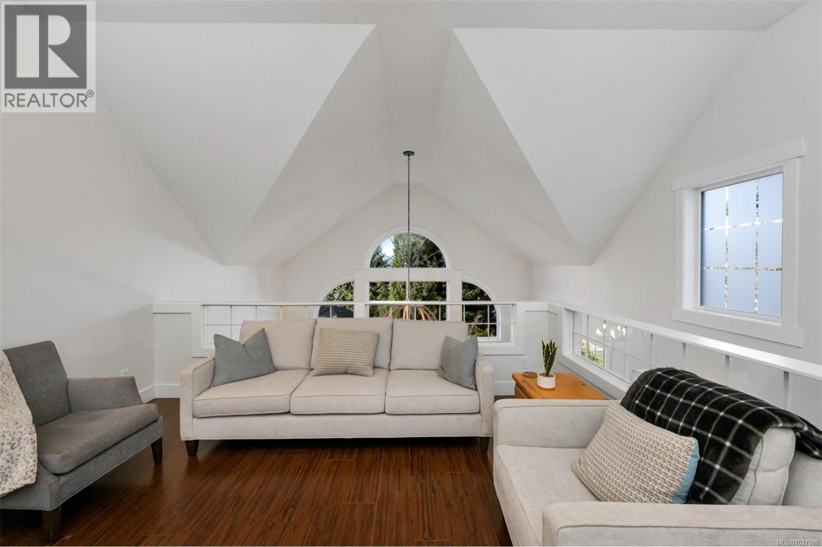 6054 Chippewa Rd, Duncan