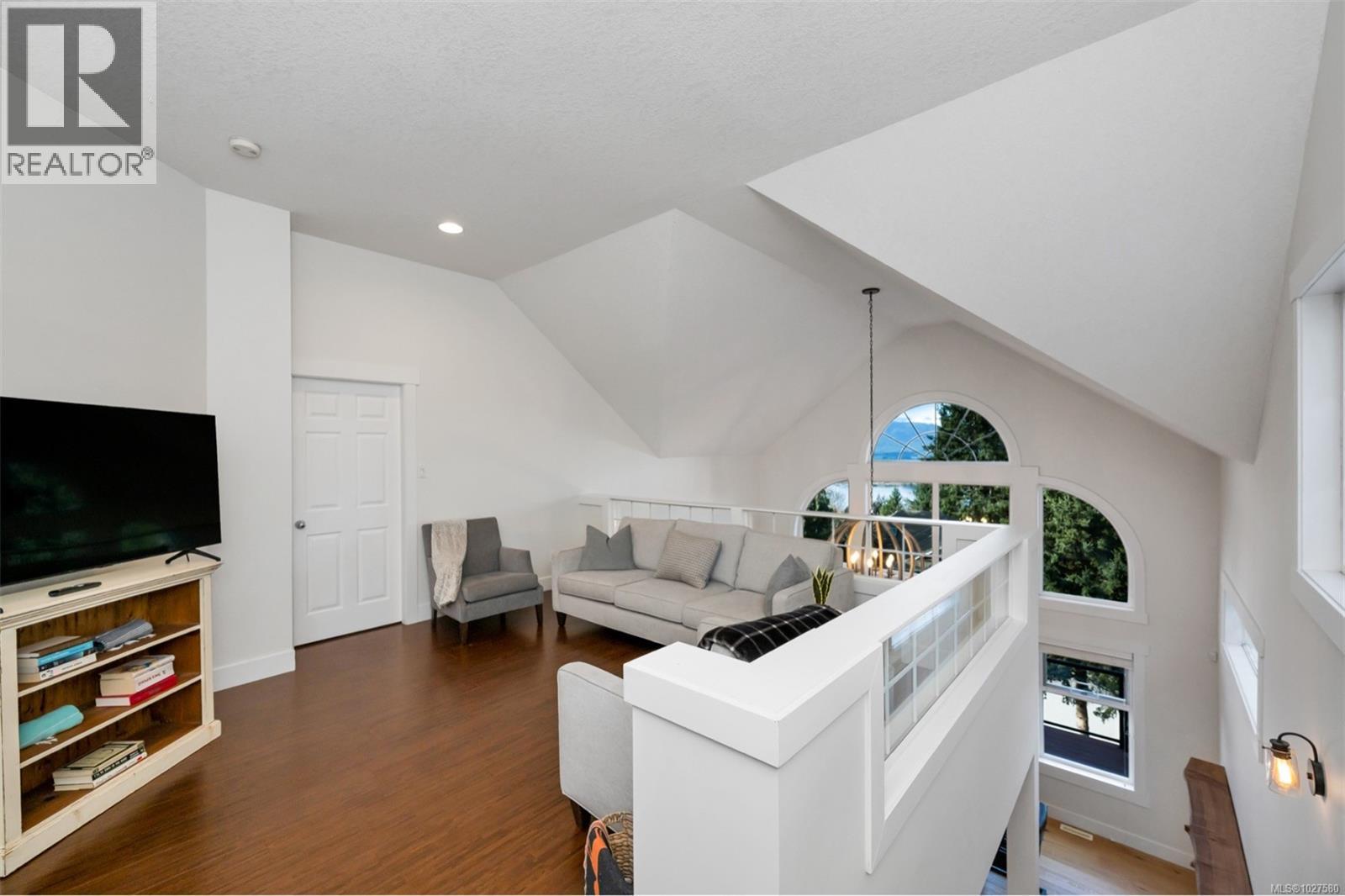 6054 Chippewa Rd, Duncan