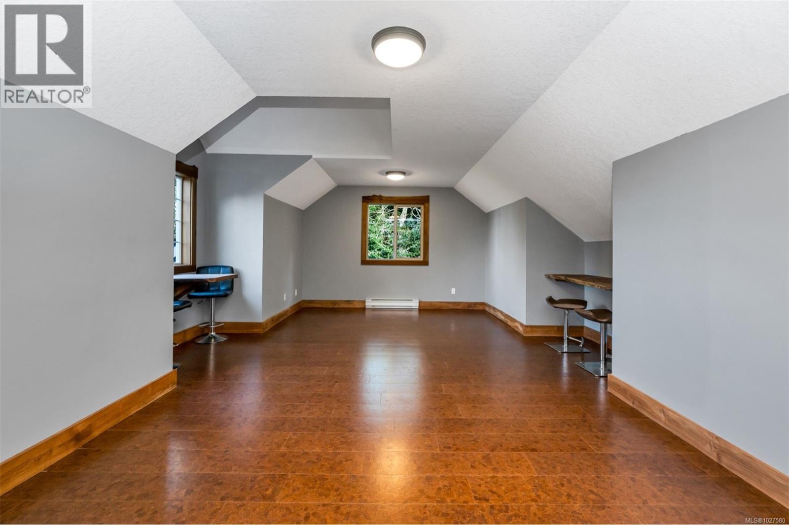 6054 Chippewa Rd, Duncan