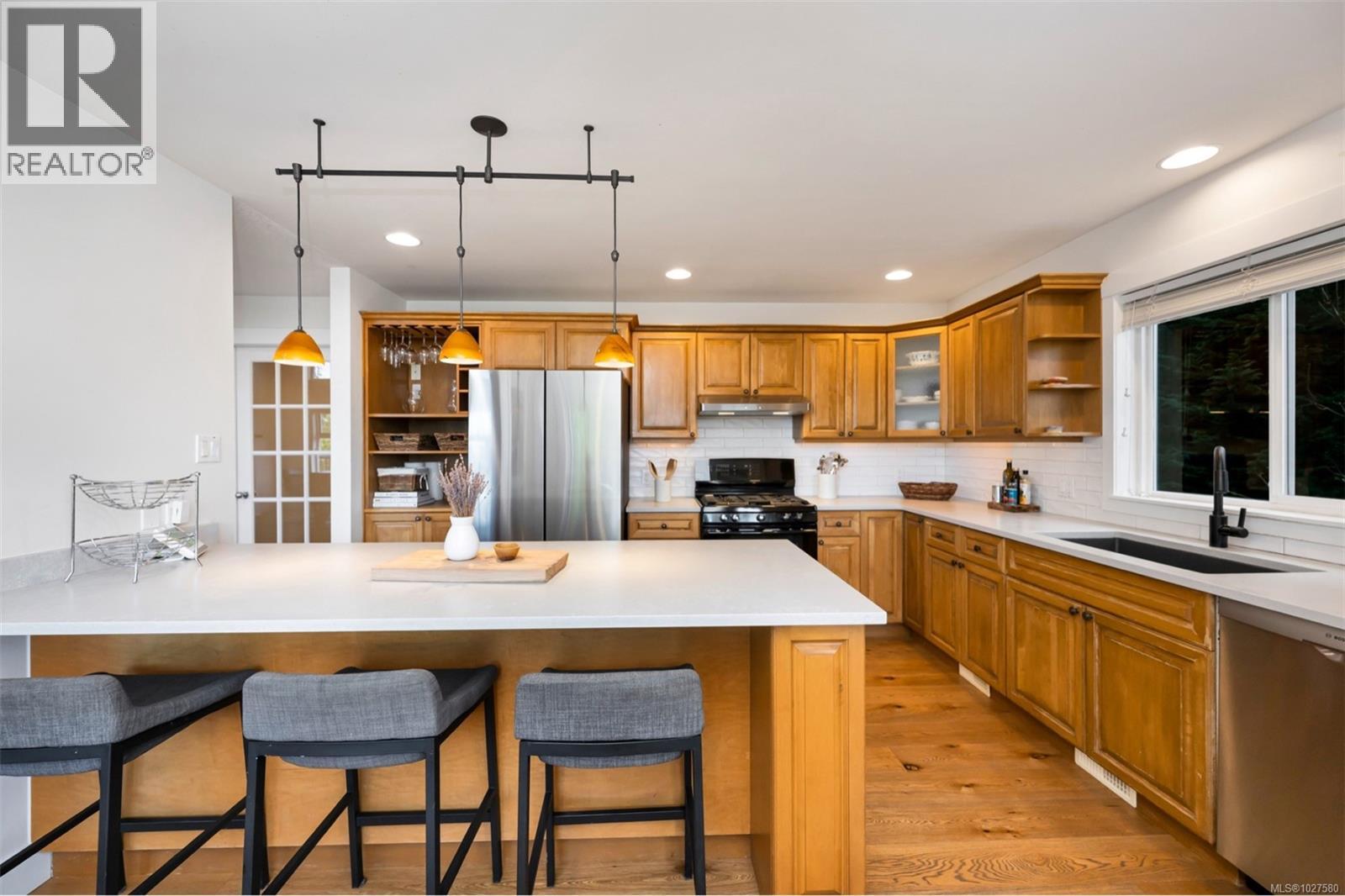 6054 Chippewa Rd, Duncan