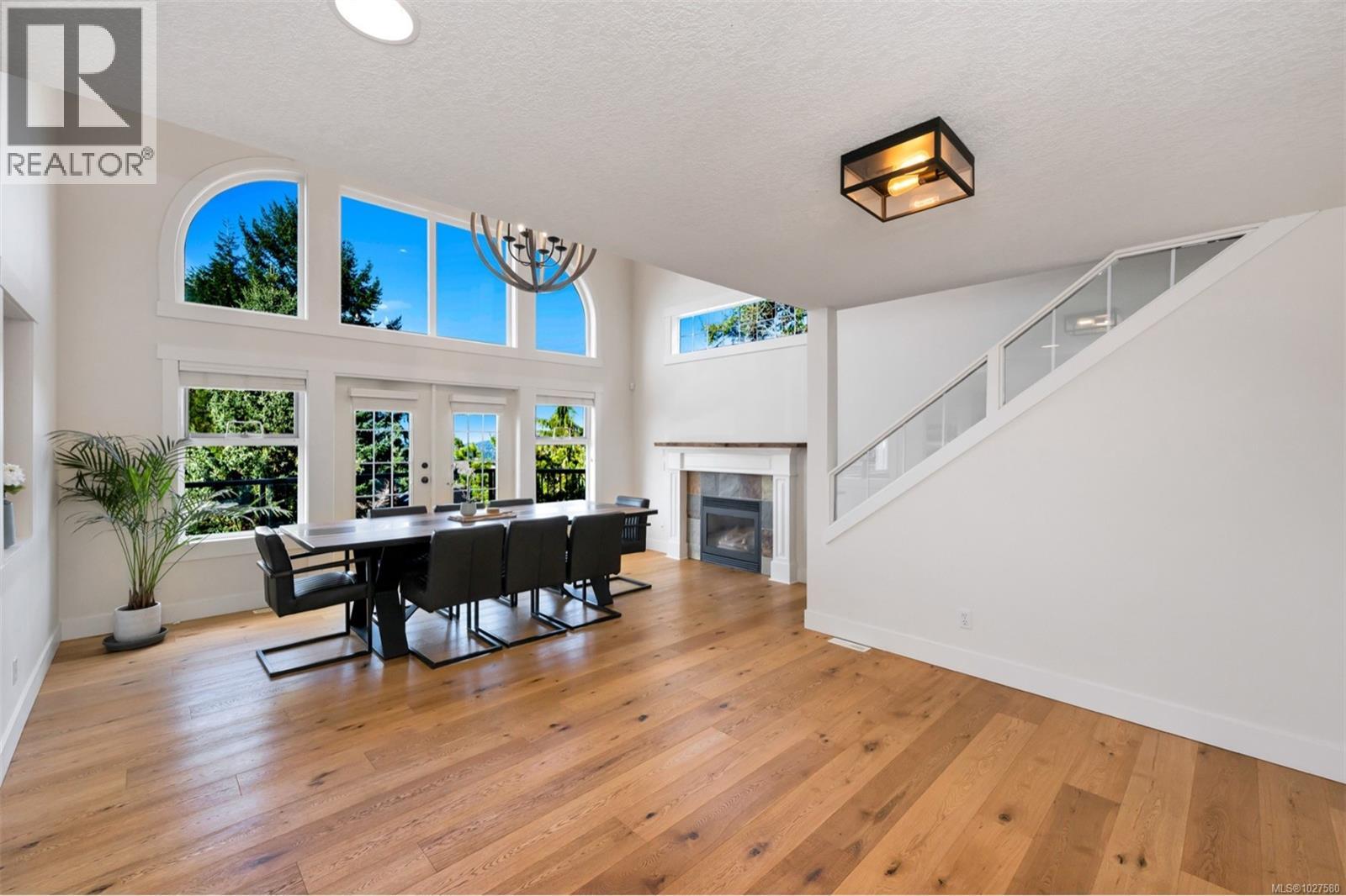 6054 Chippewa Rd, Duncan