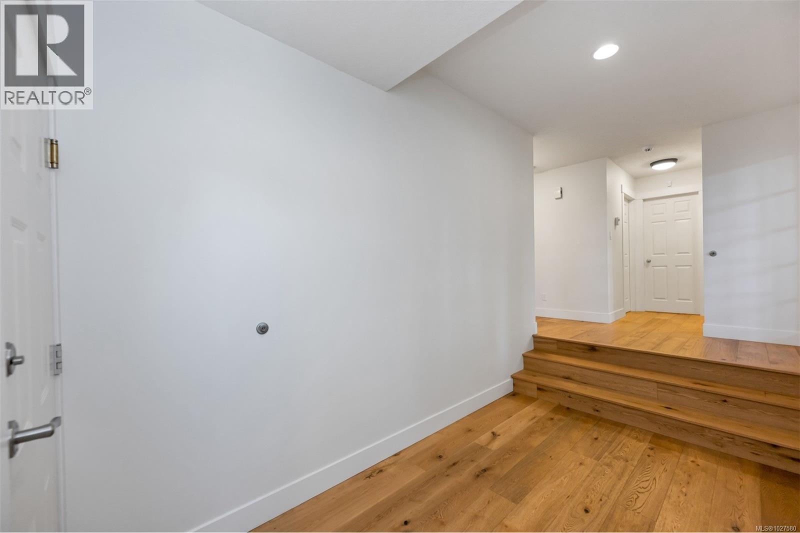 6054 Chippewa Rd, Duncan