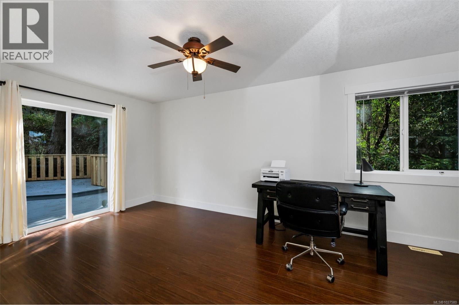 6054 Chippewa Rd, Duncan