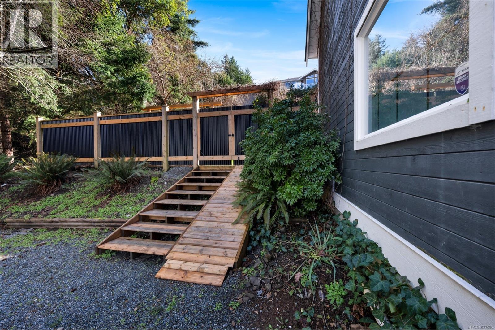 6054 Chippewa Rd, Duncan