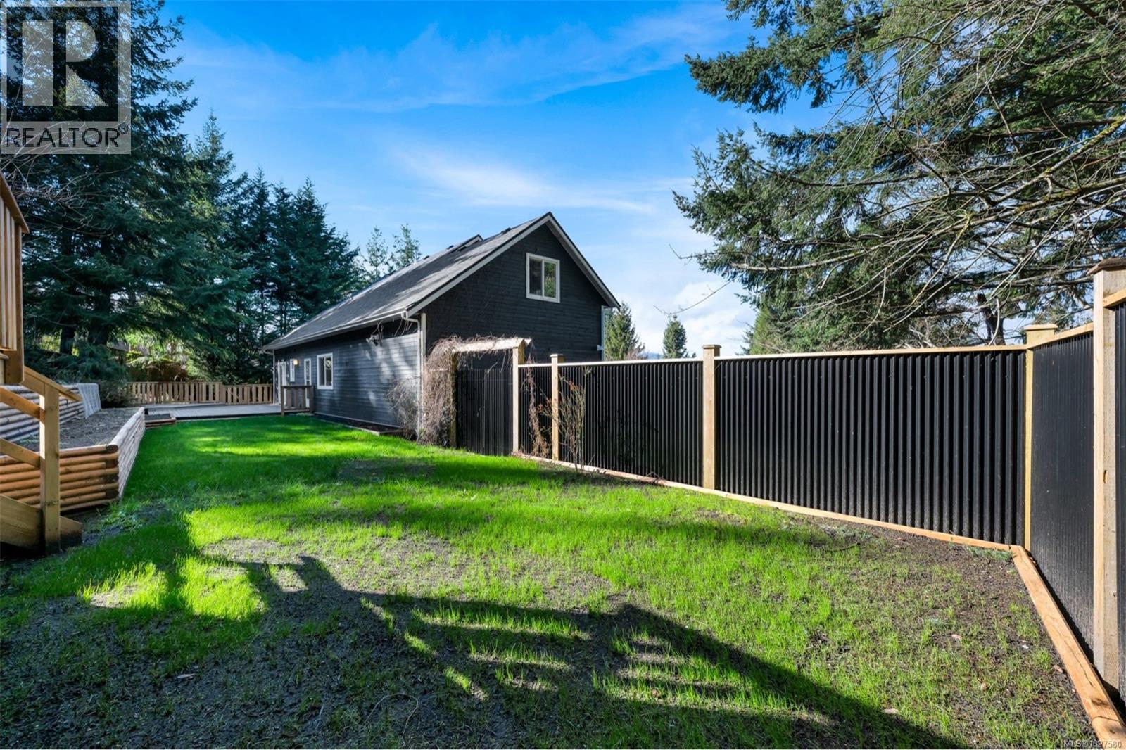 6054 Chippewa Rd, Duncan