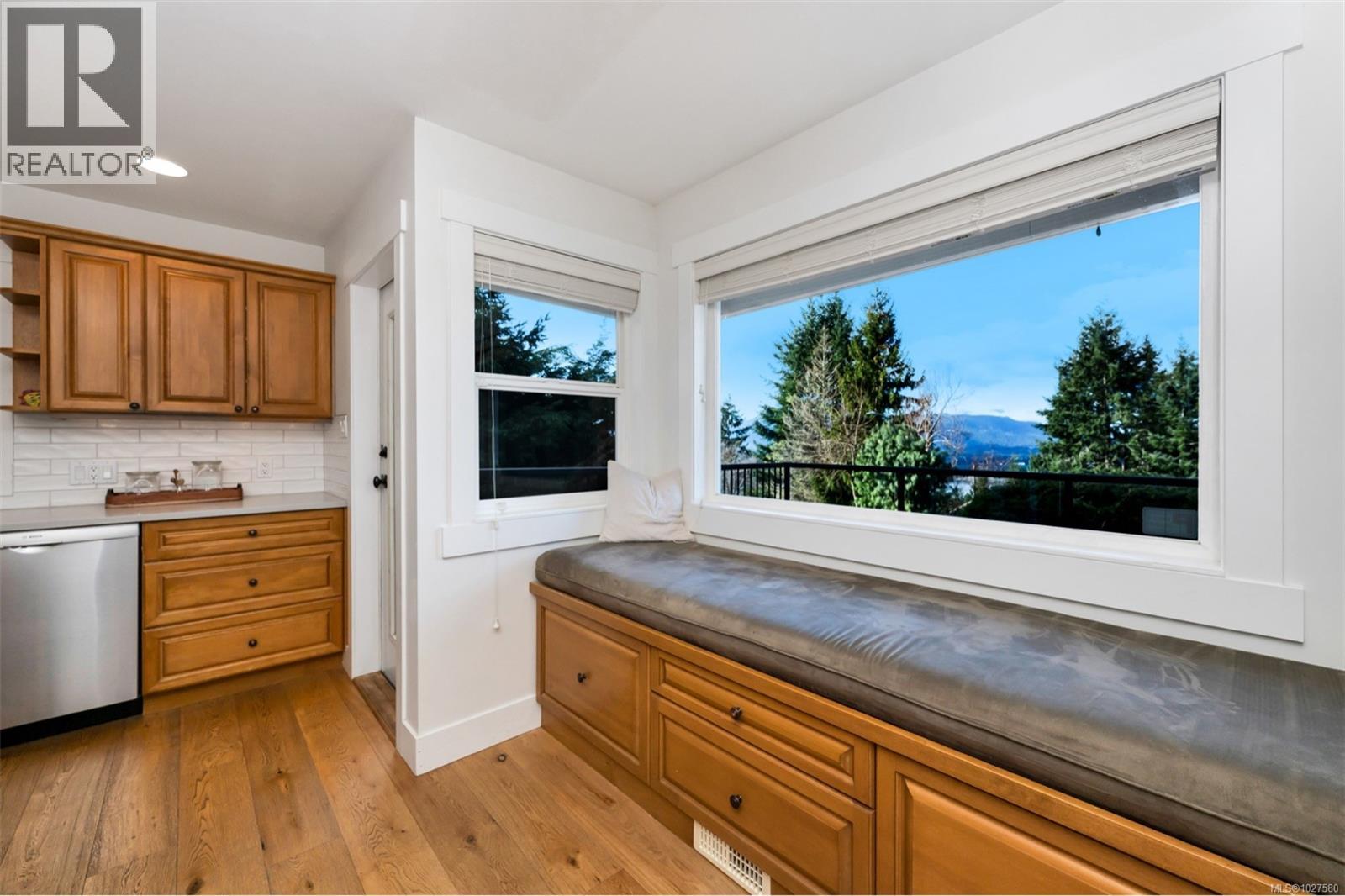 6054 Chippewa Rd, Duncan