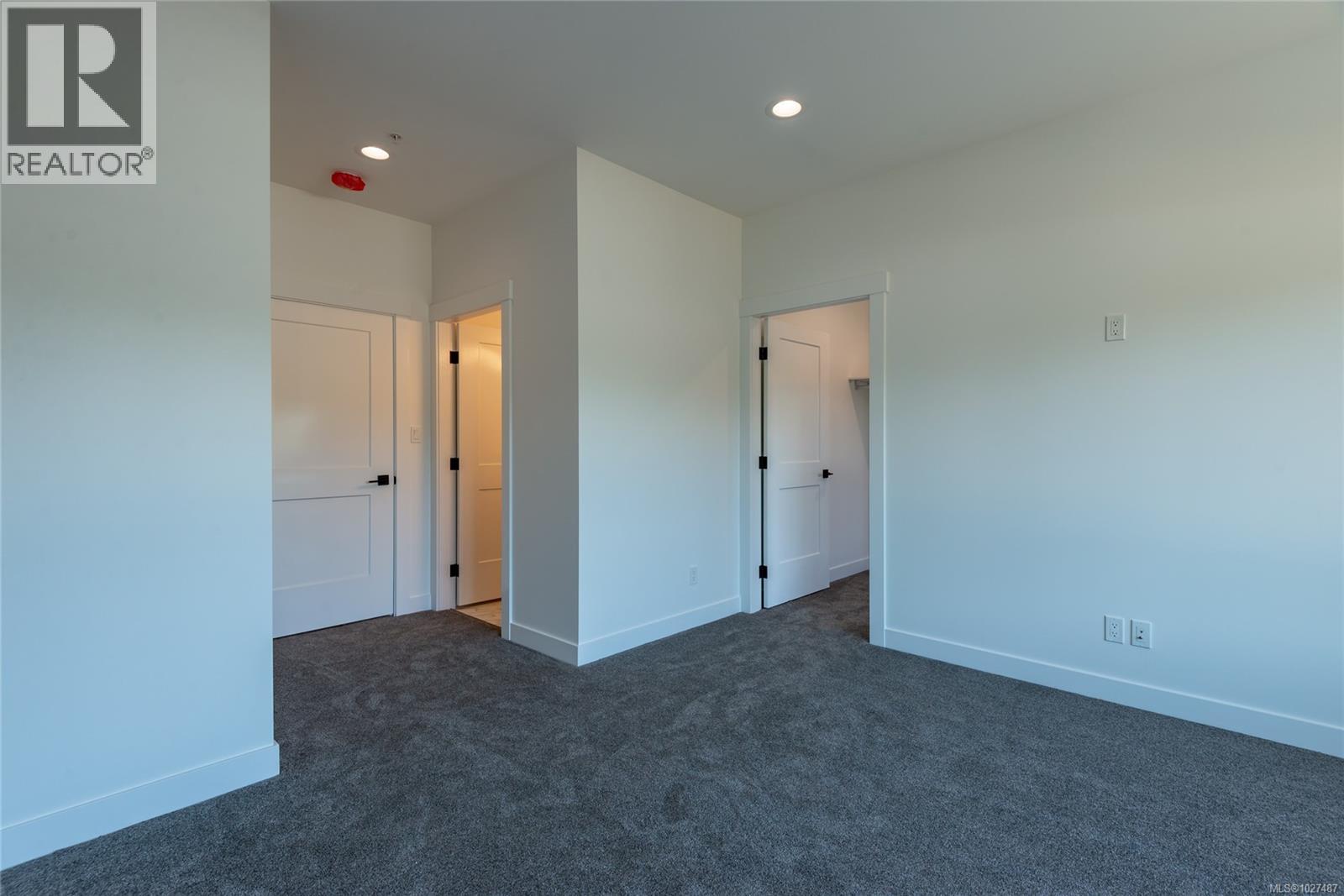 #3 3028 ALDER ST S - 18