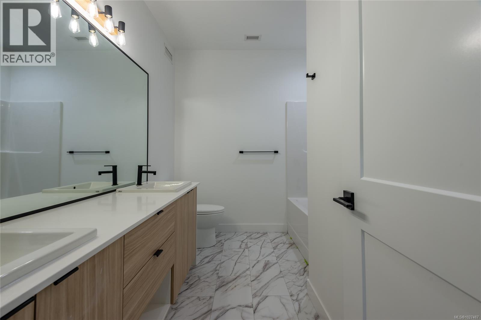 #3 3028 ALDER ST S - 25