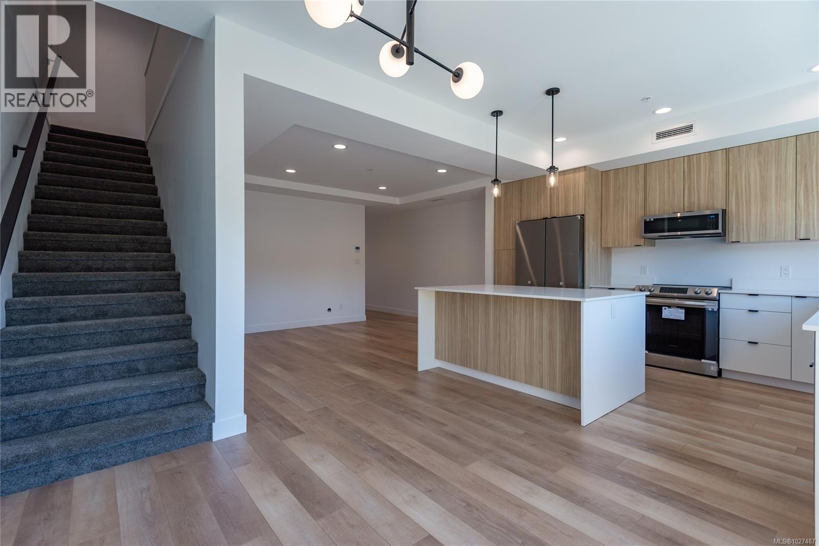 #3 3028 ALDER ST S - 8