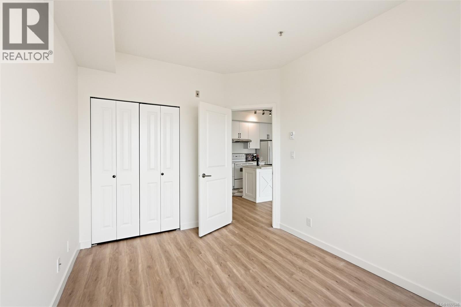 #309 1550 CHURCH AVE - 23