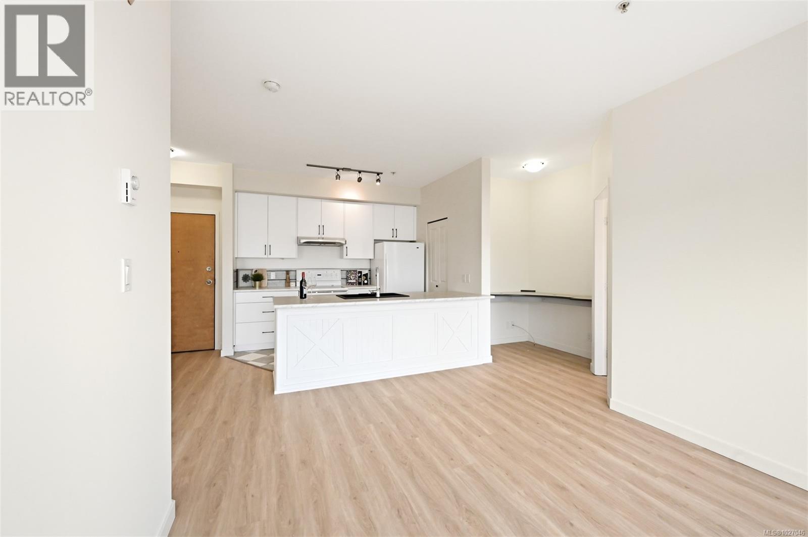 #309 1550 CHURCH AVE - 12