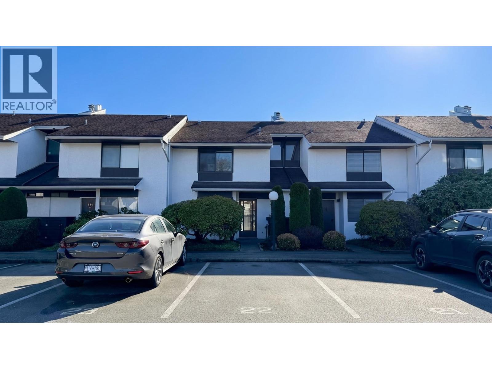 117 9700 GLENACRES Drive - photo 2