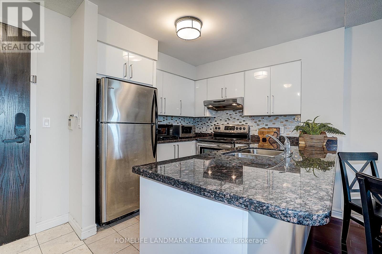 #1107 23 HOLLYWOOD AVENUE - 4