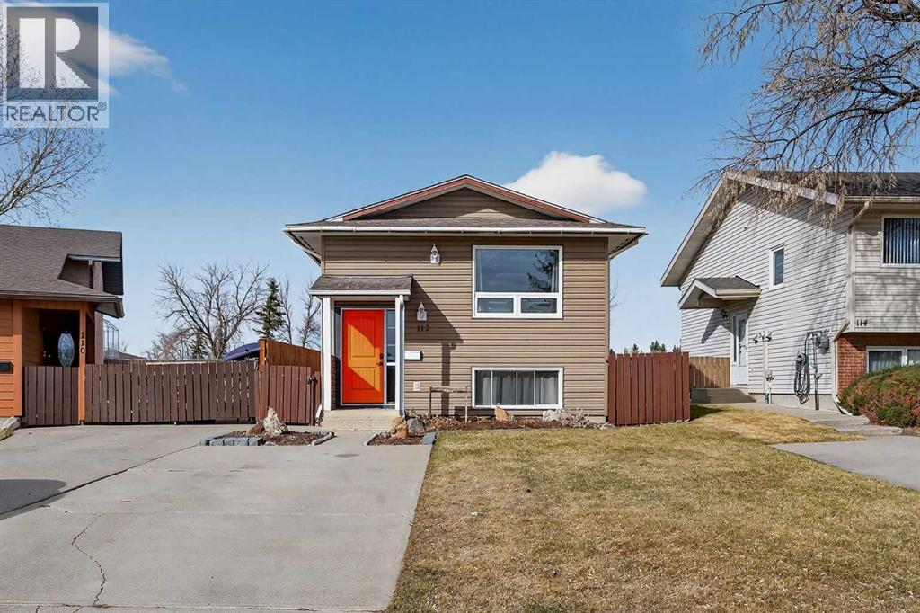 112 Iroquois Crescent W - Main photo, Lethbridge, Alberta