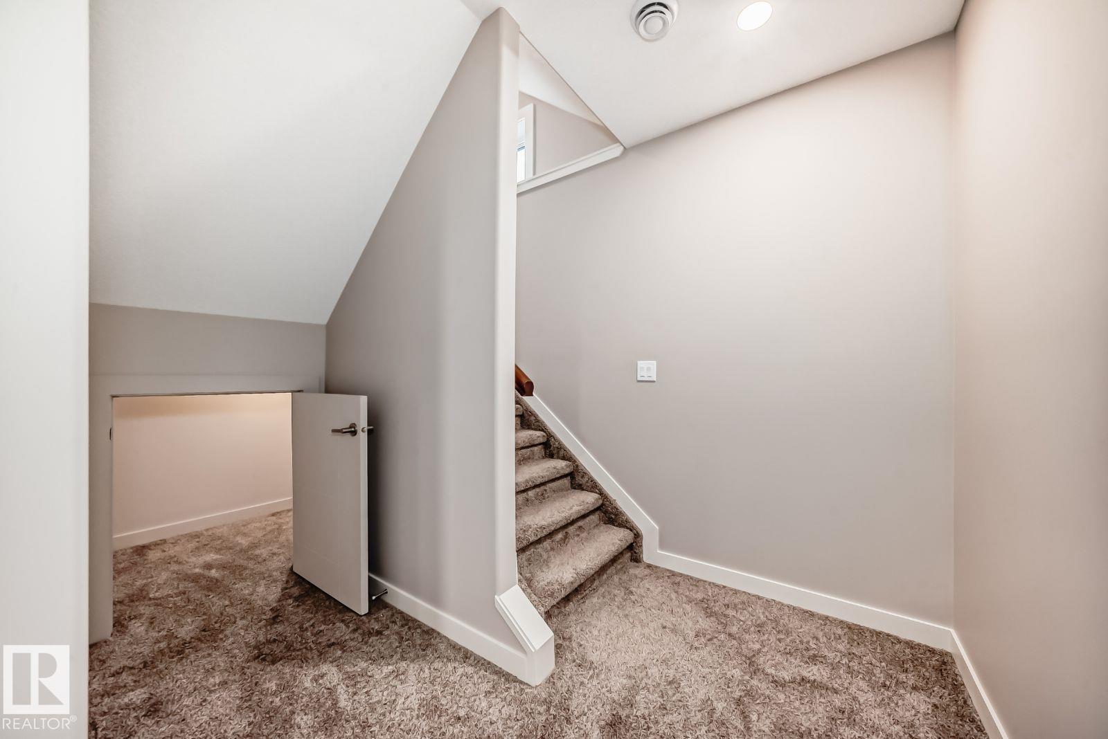 10 LEGACY TC, St. Albert