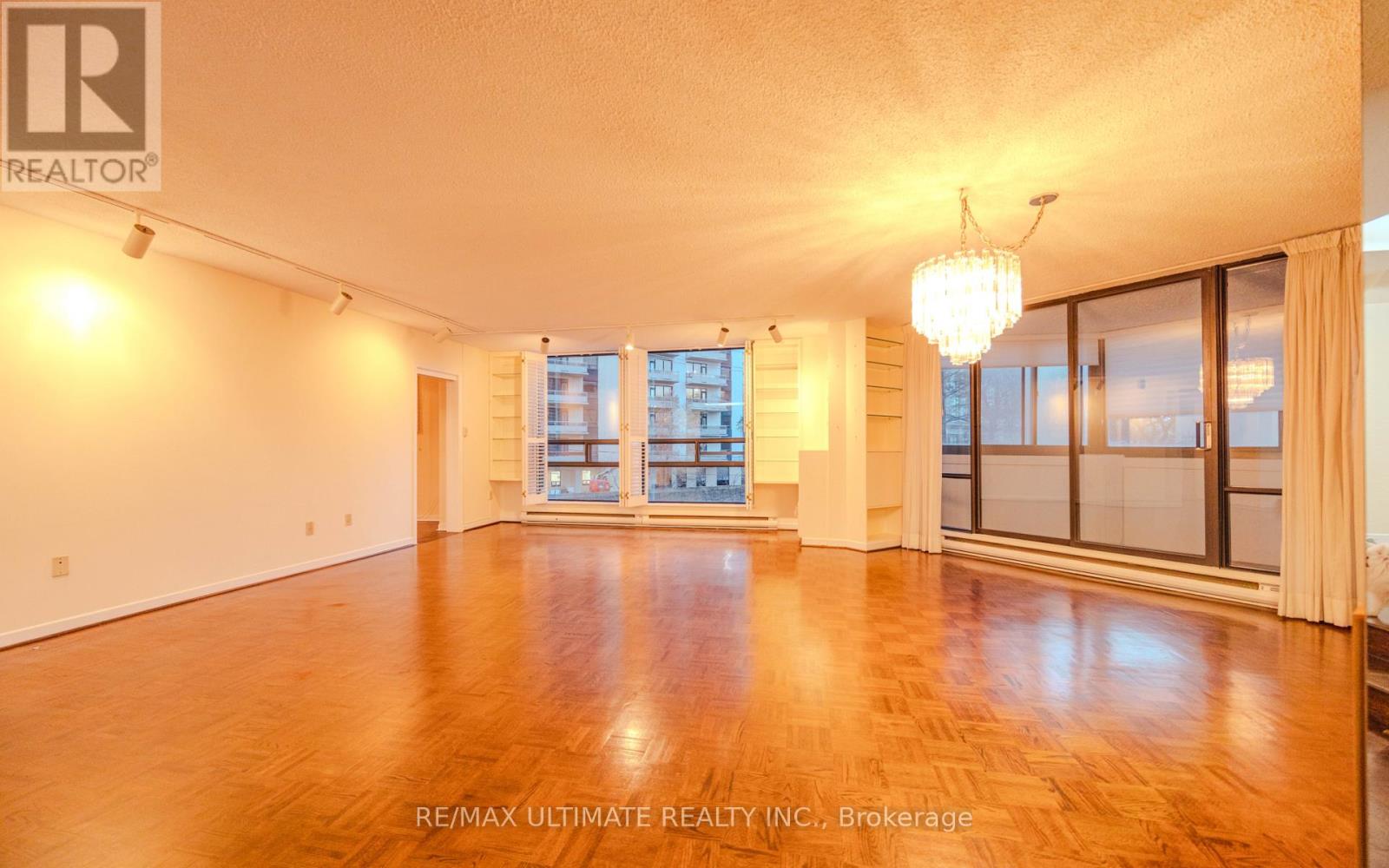 #201 240 HEATH STREET W - 33