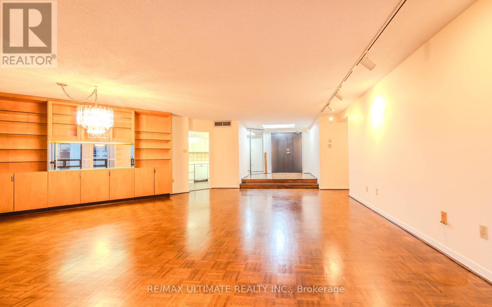 #201 240 HEATH STREET W - 34