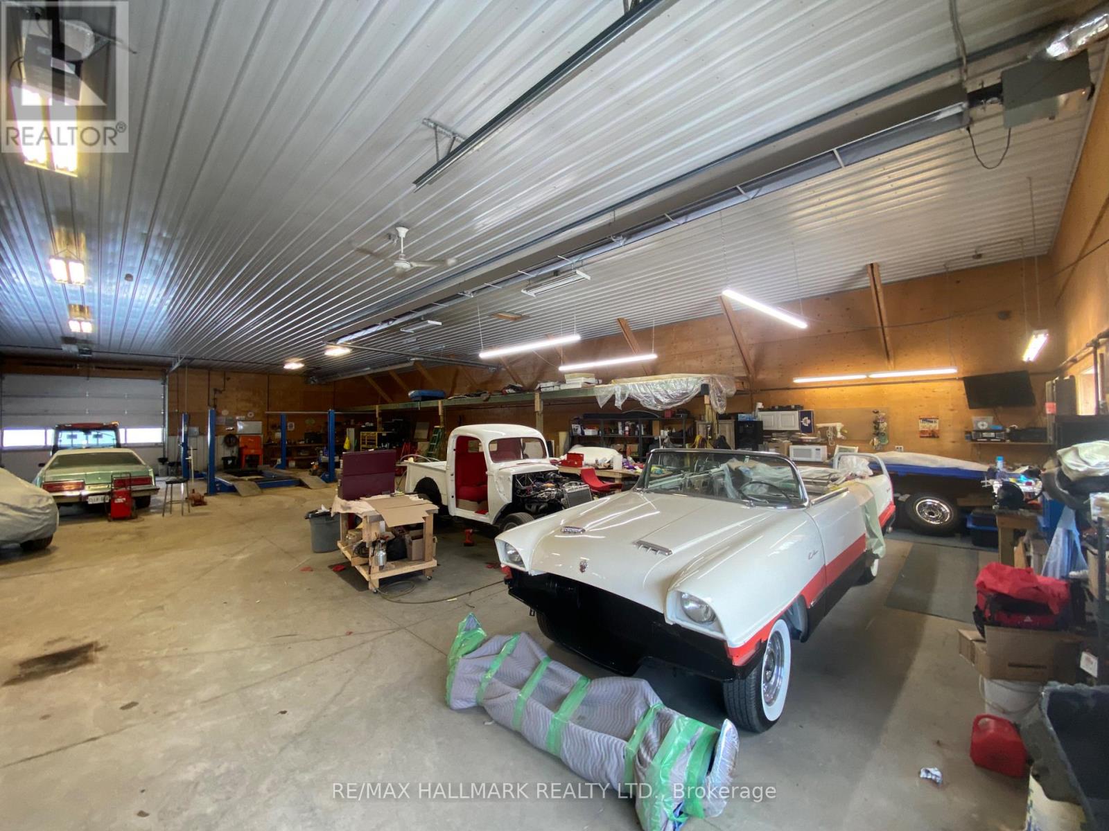 4749 AURORA ROAD E - 15