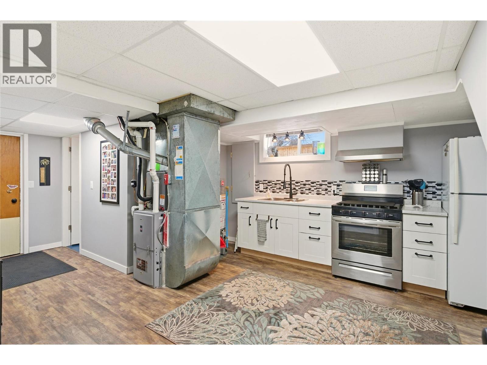 1497 Lombardy Square, Kelowna