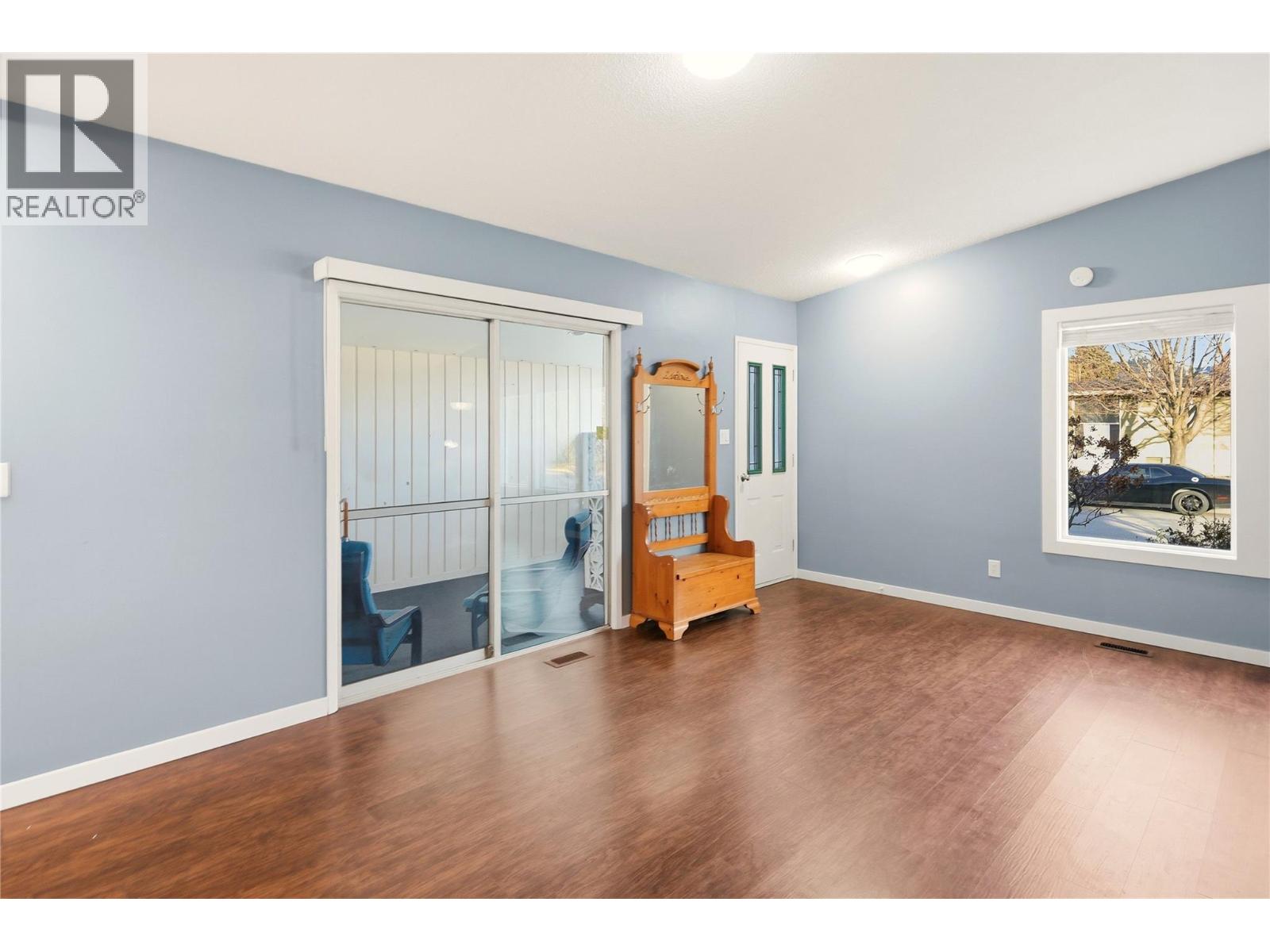 1497 Lombardy Square, Kelowna