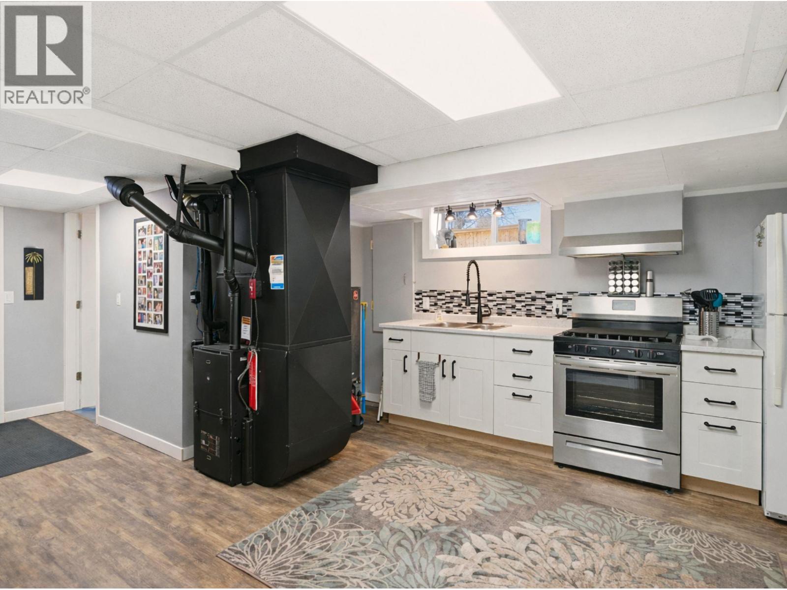 1497 Lombardy Square, Kelowna