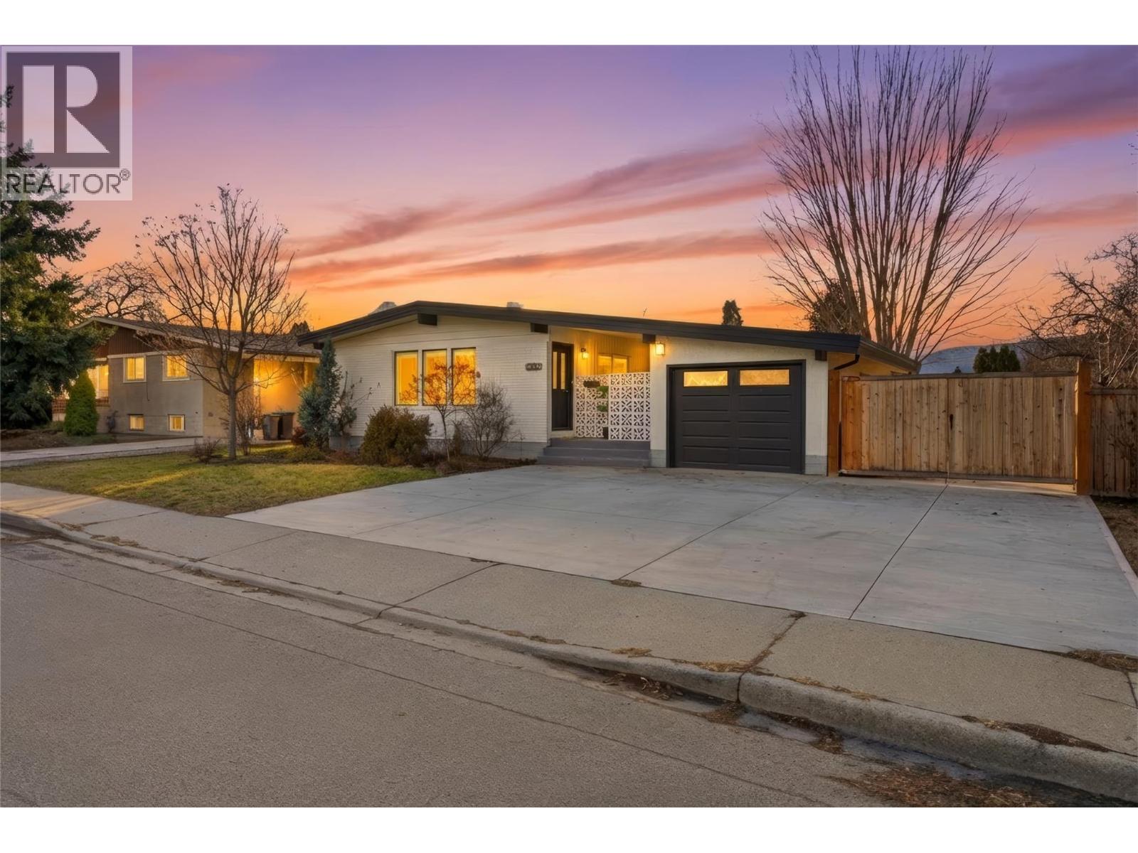  1497 Lombardy Square, Kelowna