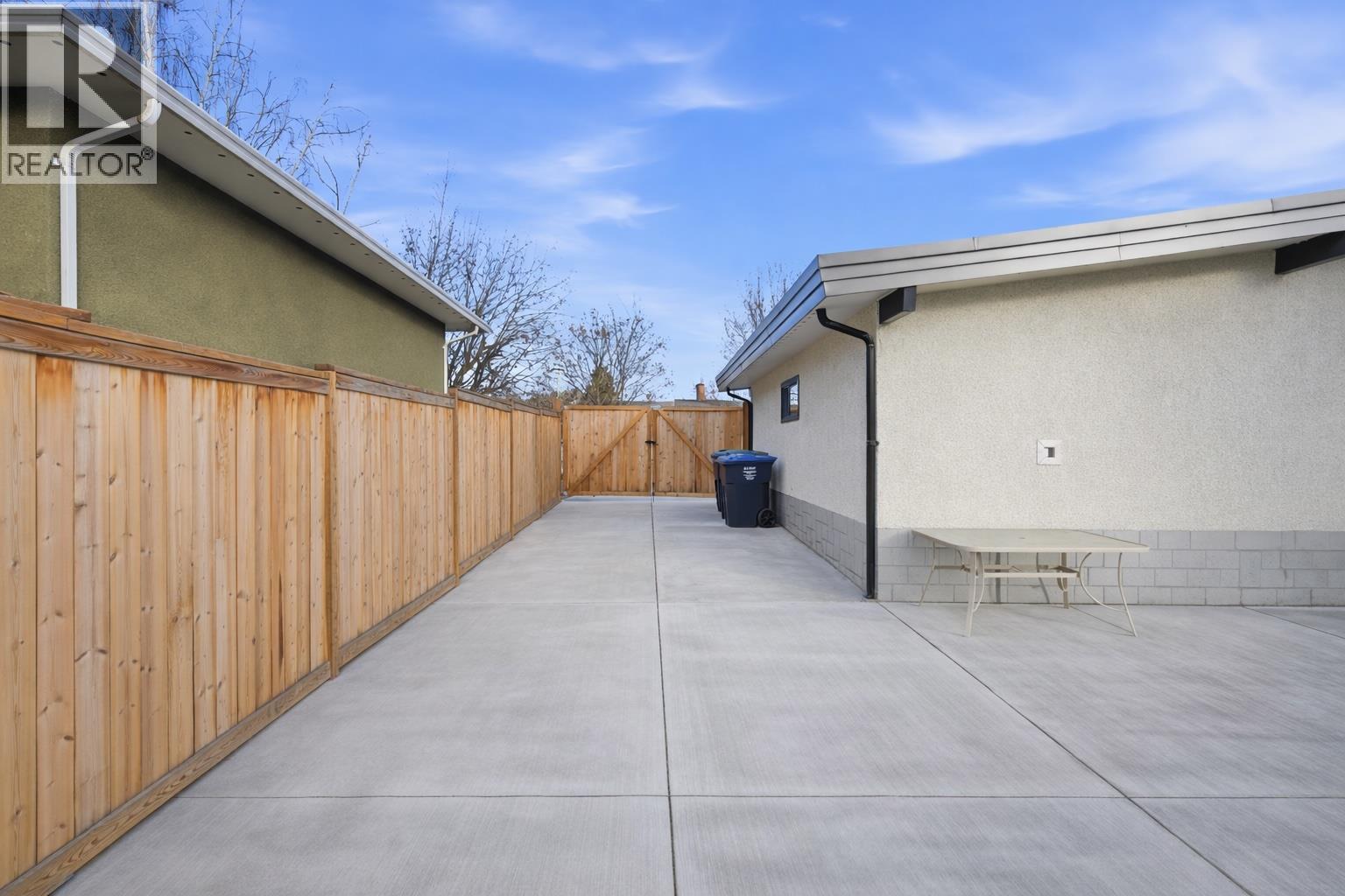 1497 Lombardy Square, Kelowna
