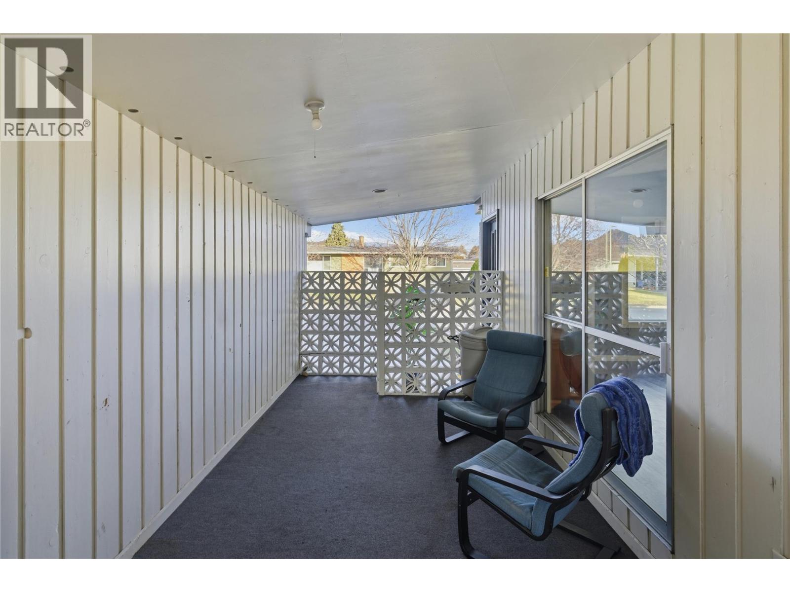 1497 Lombardy Square, Kelowna