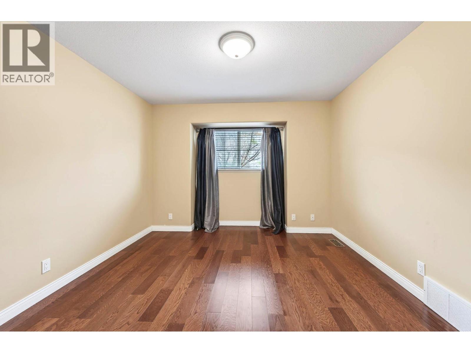 1206 RAVEN DRIVE - 23