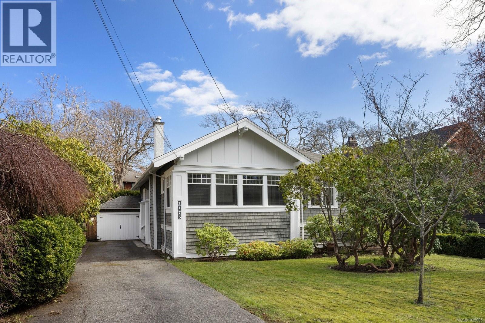  1175 St. Patrick Street, Oak Bay