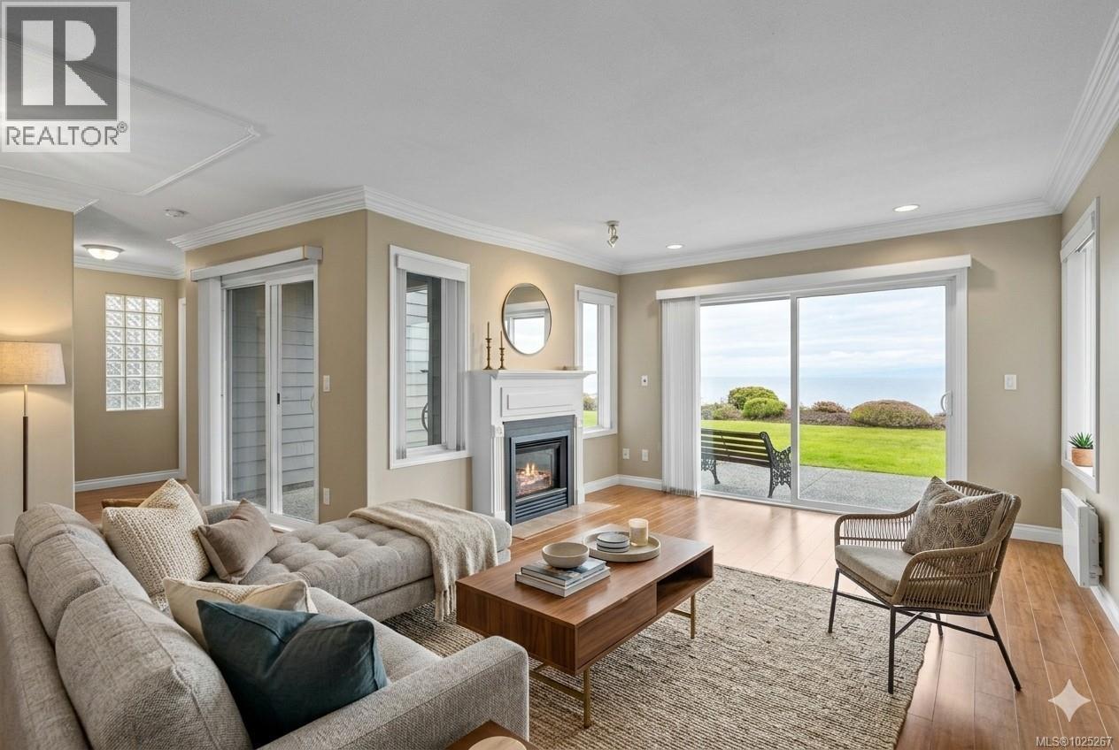 103 431 Crescent Rd W, Qualicum Beach