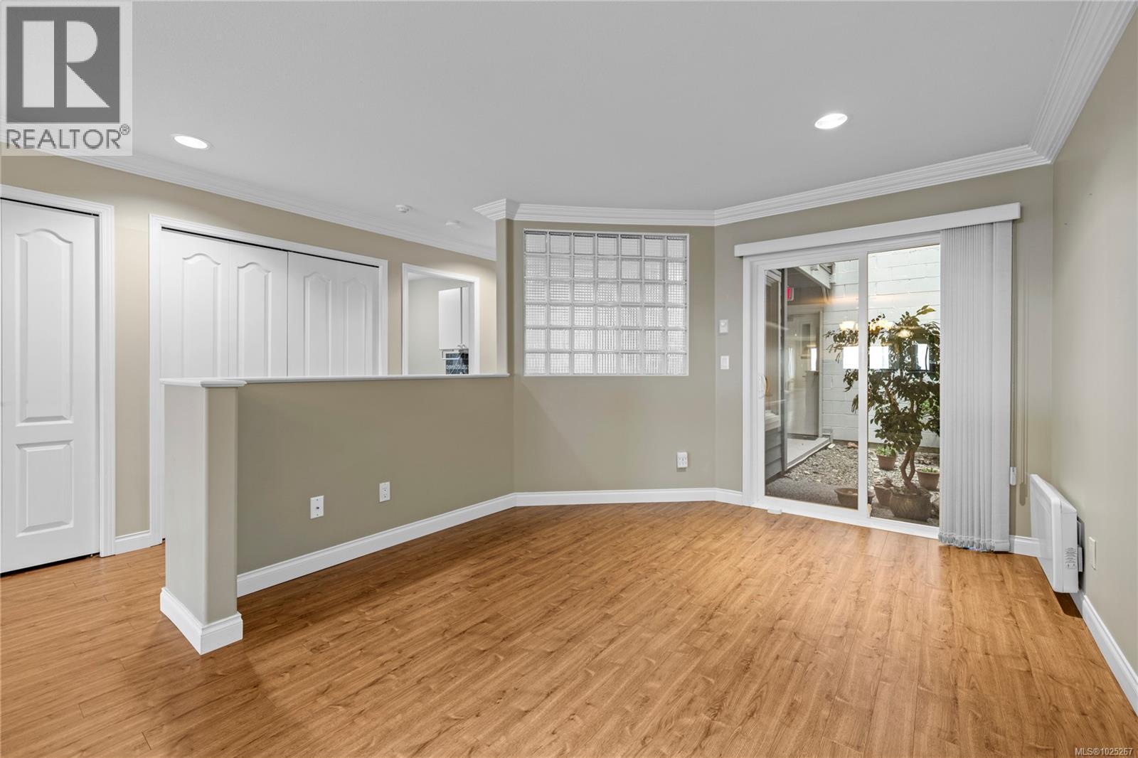 103 431 Crescent Rd W, Qualicum Beach