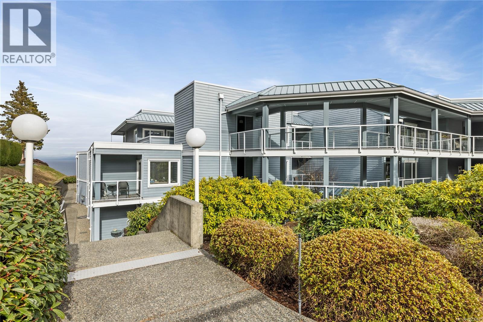 103 431 Crescent Rd W, Qualicum Beach