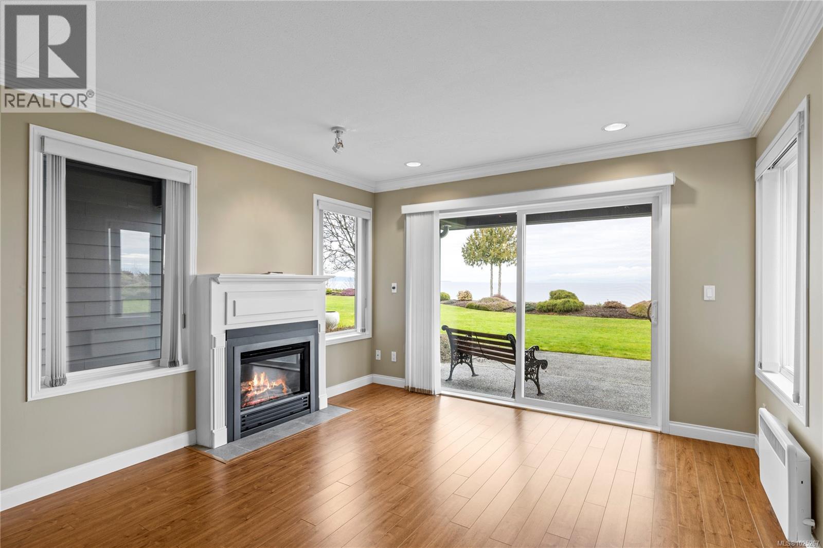 103 431 Crescent Rd W, Qualicum Beach