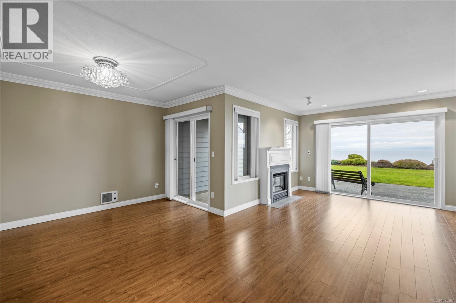 103 431 Crescent Rd W, Qualicum Beach