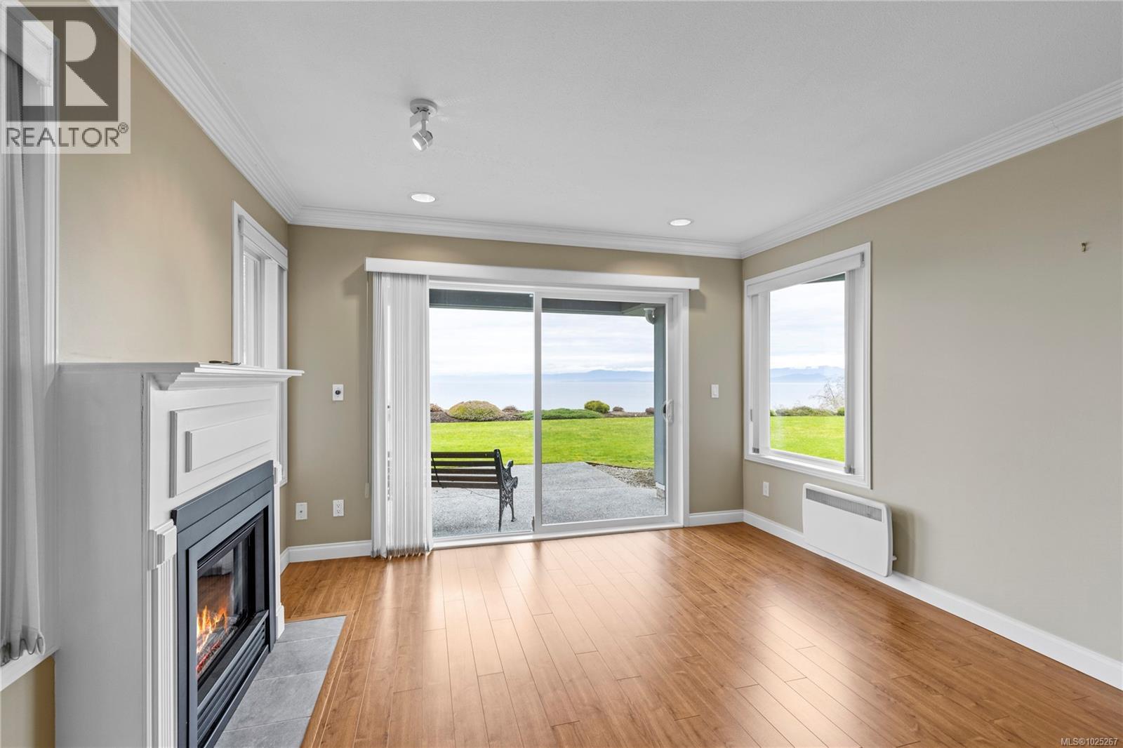 103 431 Crescent Rd W, Qualicum Beach