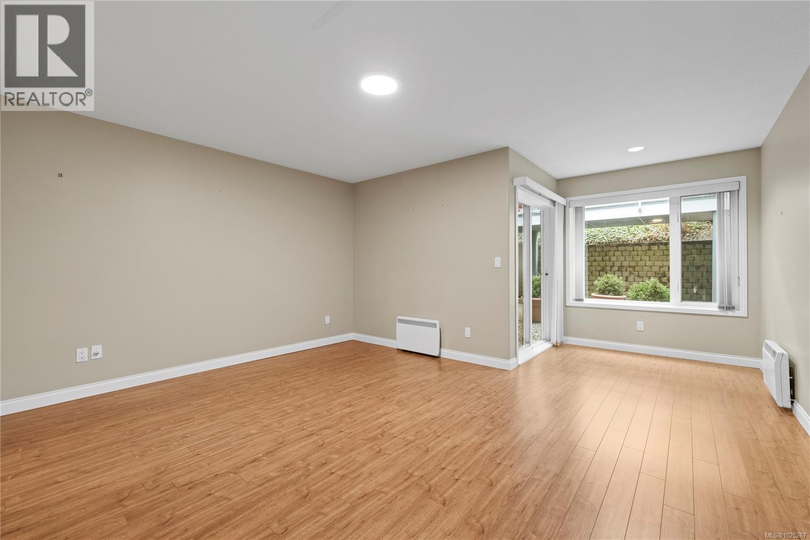 103 431 Crescent Rd W, Qualicum Beach