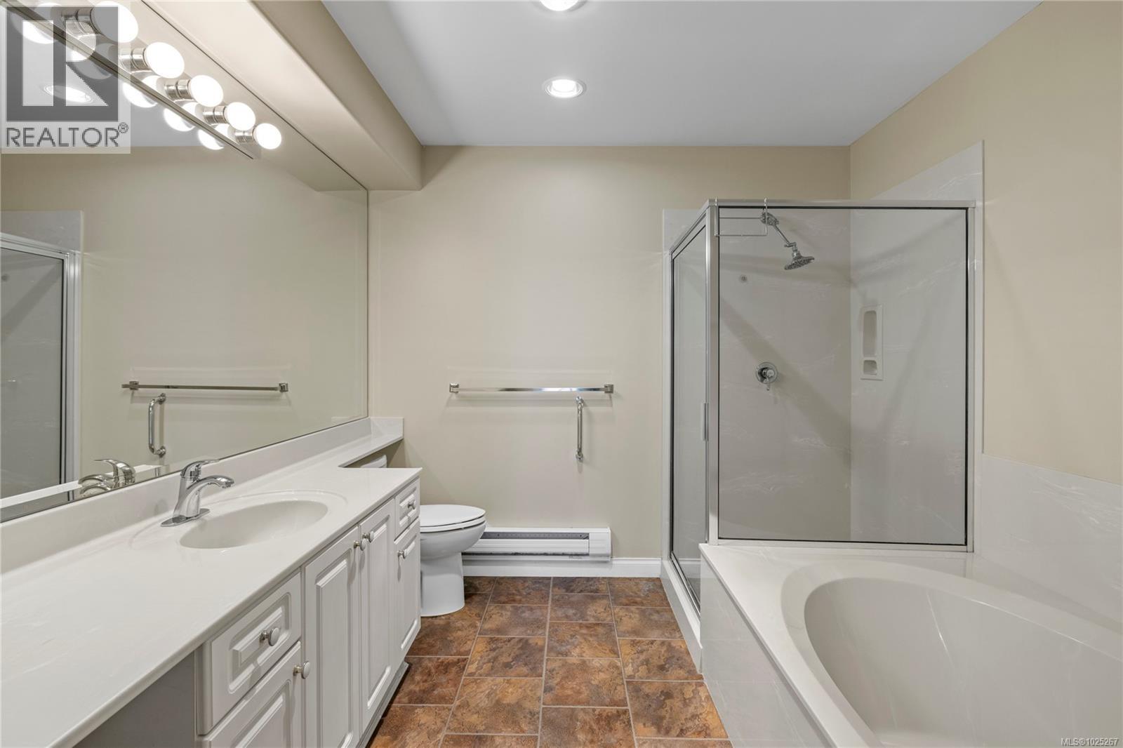 103 431 Crescent Rd W, Qualicum Beach